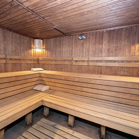 Hotel Iceberg Borowez