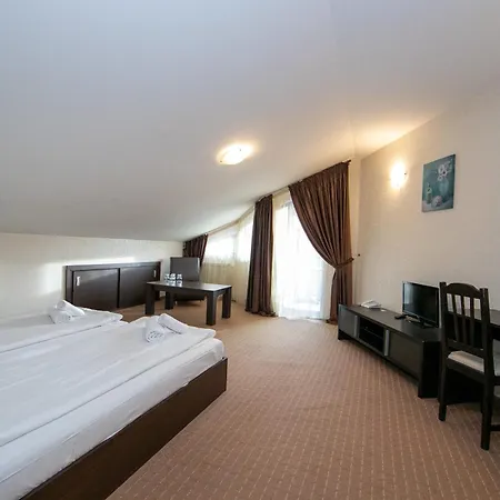 Iceberg Hotel 4*