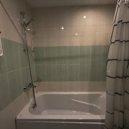 Iceberg מלון בורובץ